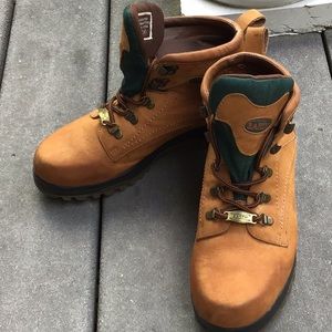 Earth  leather hiking ankle boot 10
